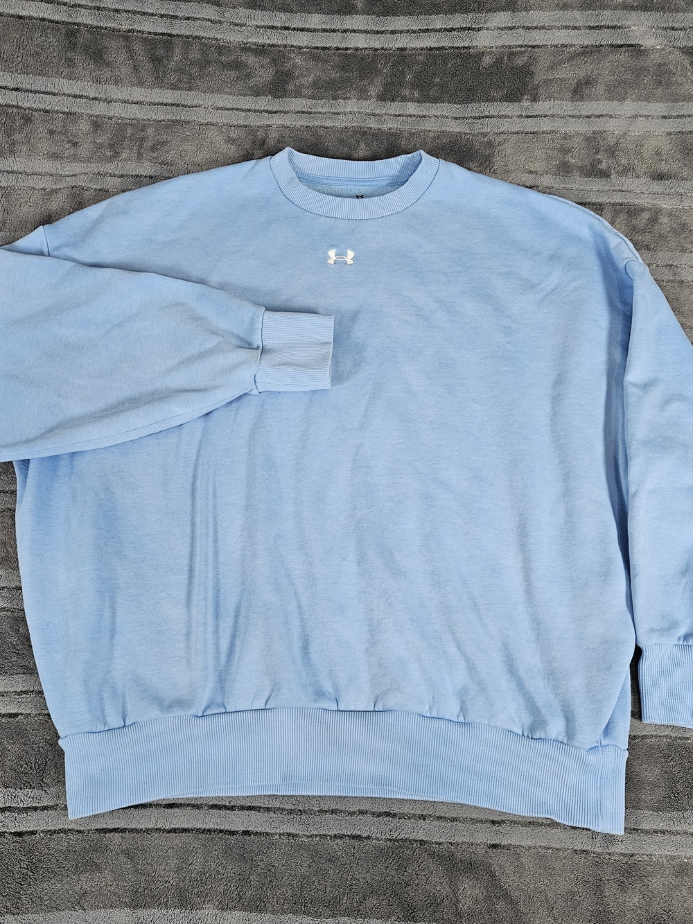 Under Armour Men’s Light Blue Crewneck Sweatshirt